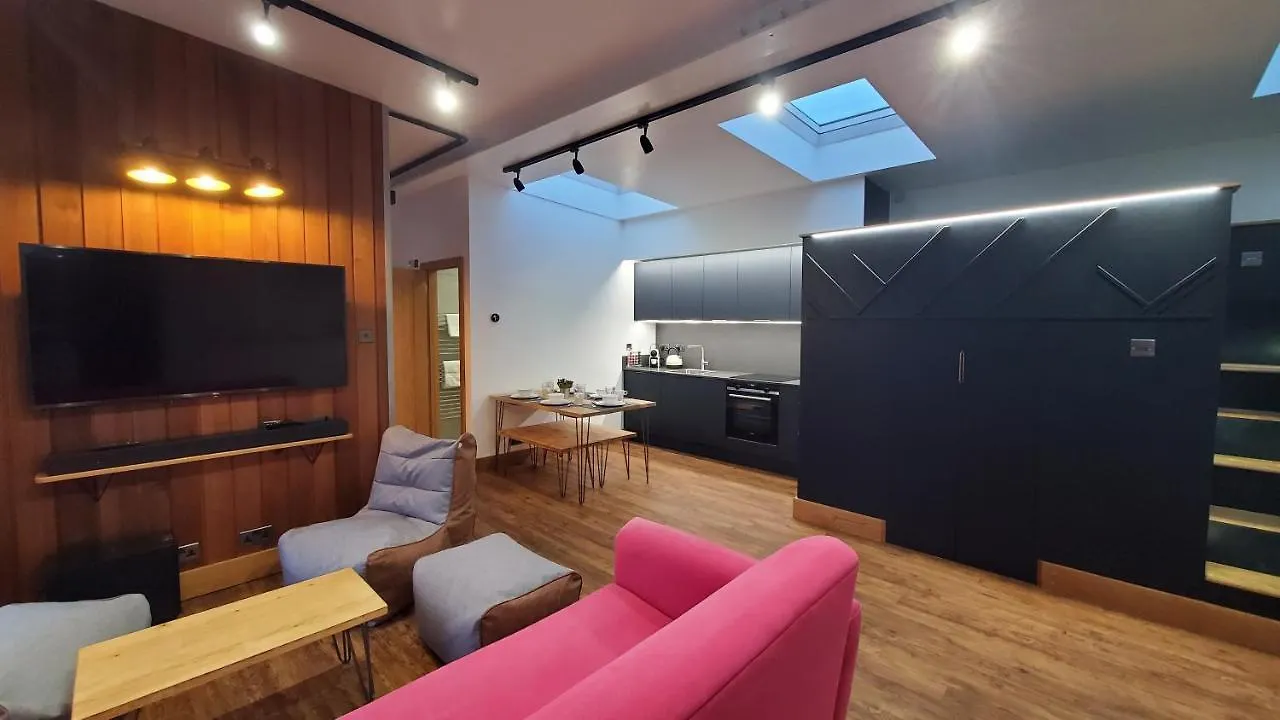 Apartment The Cedarwoods - Luxury For Up To 5 And Your Woof! Christchurch